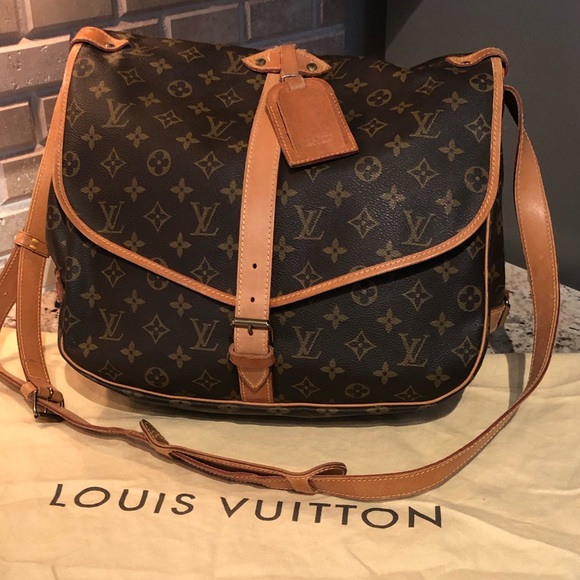 Louis Vuitton Handbags - ✅SALE✅DISCONTINUED LV SAUMUR 35 CROSSBODY BAG🍀🍀